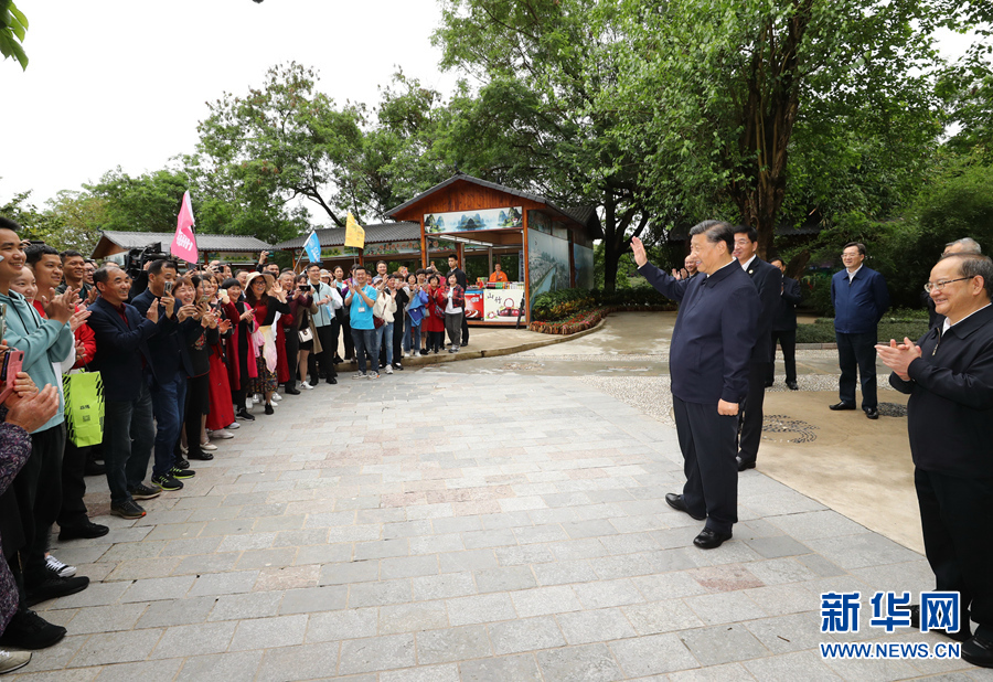 习近平在广西考察时强调 解放思想深化改革凝心聚力担当实干 建设新时代中国特色社会主义壮美广西