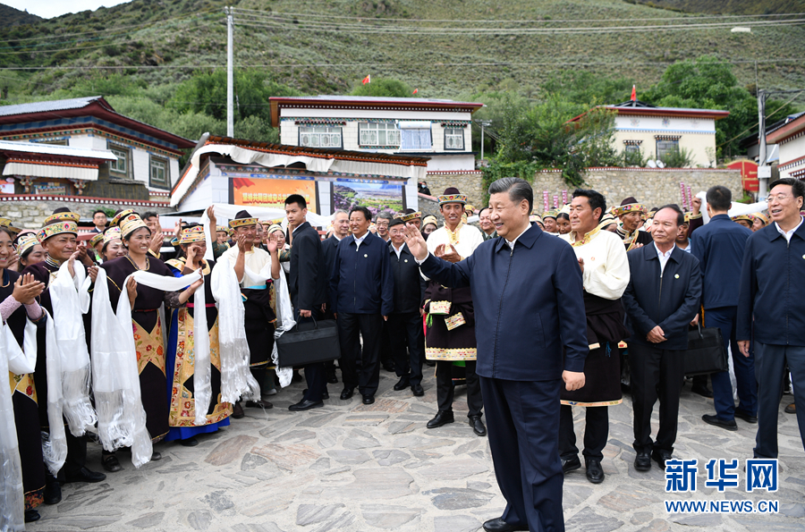 习近平在西藏考察时强调 全面贯彻新时代党的治藏方略 谱写雪域高原长治久安和高质量发展新篇章