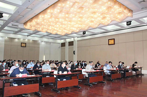 中国侨联党组理论学习中心组深入学习领会习近平经济思想