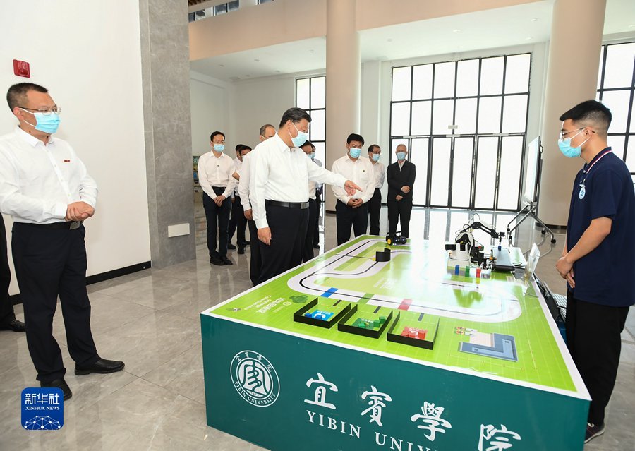 习近平在四川考察时强调 深入贯彻新发展理念主动融入新发展格局 在新的征程上奋力谱写四川发展新篇章