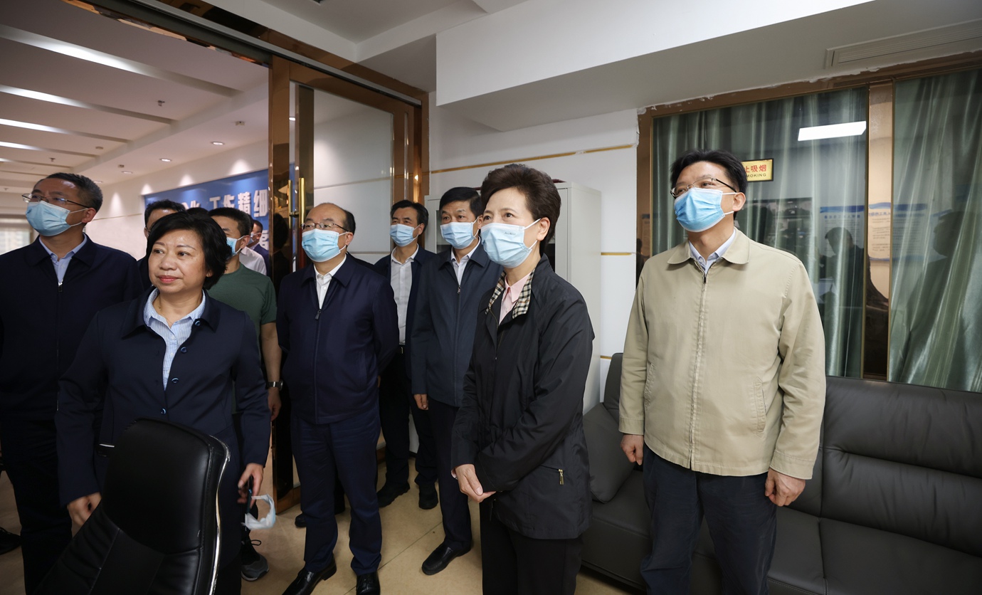 谌贻琴在检查调度全省防汛救灾工作时强调 以“时时放心不下”的责任感全力抓好防汛救灾 确保人民生命安全和社会大局稳定