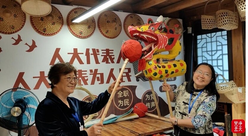 海外华文媒体采访团赴铜采风考察